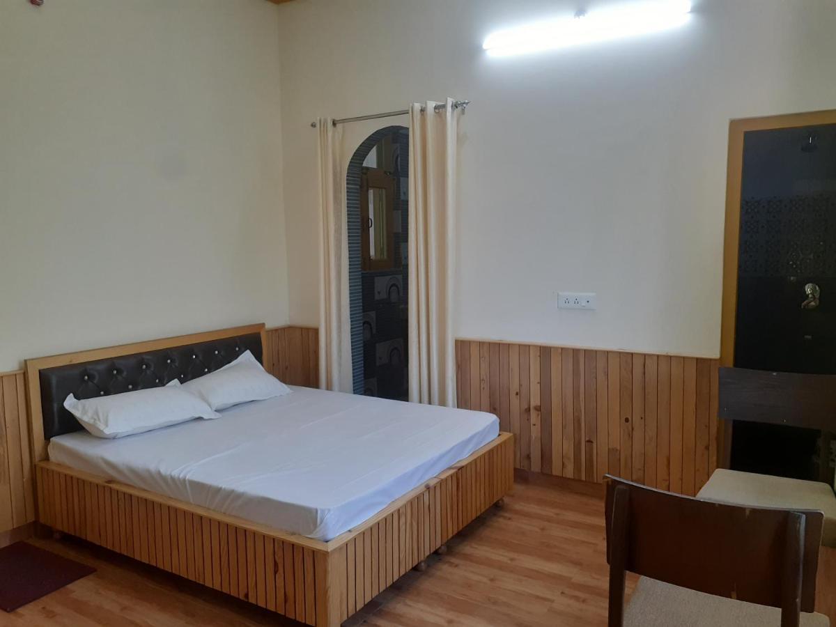 Gazing Moon Homestay Shamshi Buitenkant foto